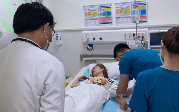 Nhập viện giữa đêm do đau bụng dữ dội nhưng Ngọc Lan vẫn không quên để lại lời nhắn nhủ cực lầy