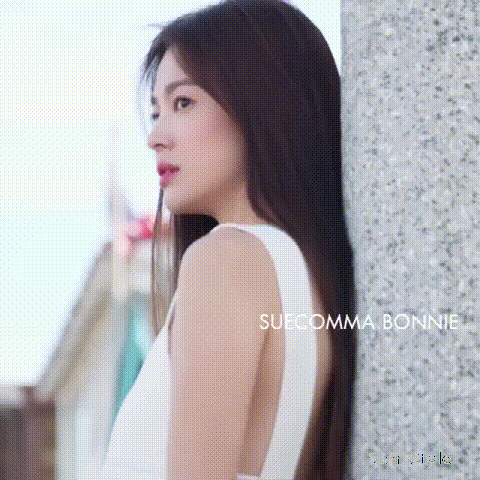 Quý cô độc thân hot nhất Kbiz gọi tên Song Hye Kyo khi diện váy ngắn khoe body trẻ trung đến gái đôi mươi cũng phải ghen tị - Ảnh 4.