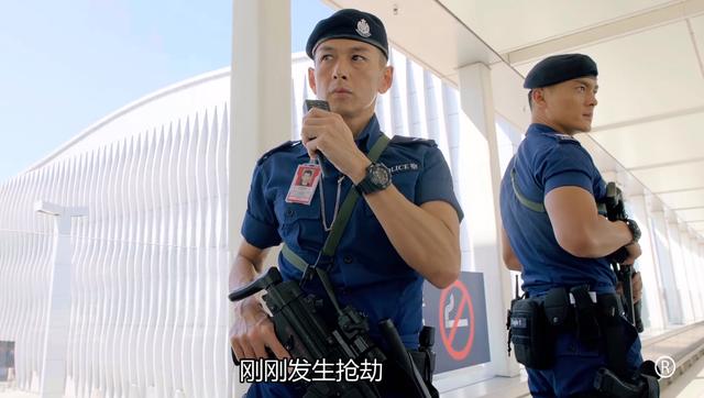 "Đặc cảnh sân bay" thế sóng "Bằng chứng thép 4" của TVB: Dàn mỹ nam cởi trần gây đỏ mặt, Á hậu Thái Tư Bối cực ngầu - Ảnh 9.