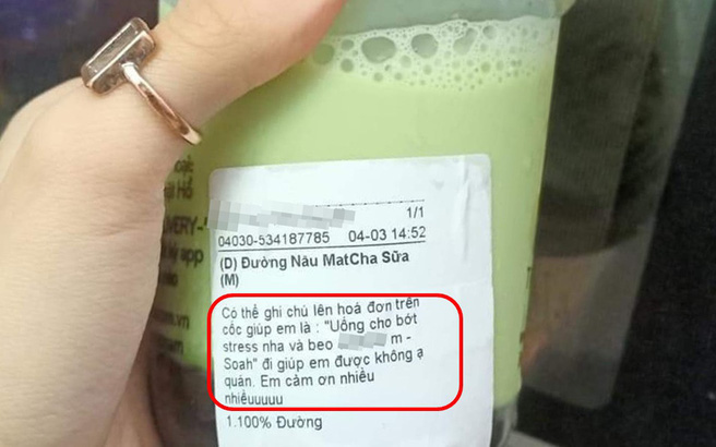 Nhờ nhân viên ghi lời nhắn an ủi bạn lên cốc trà sữa, cô gái tá hỏa vì... nhân viên in toàn bộ đoạn chat lên cốc