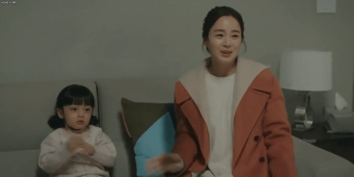 "Hi Bye, Mama": Đổ rạp trước loạt biểu cảm siêu đáng yêu của "con gái" Kim Tae Hee, chẳng cần thoại nhiều cũng đốn tim người xem - Ảnh 2.