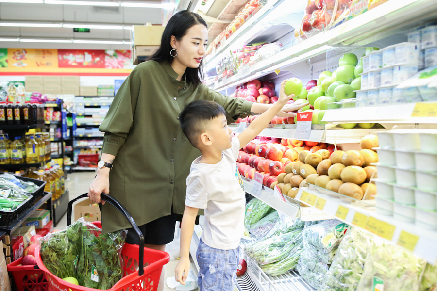 Con trai 5 tuổi hỏi "Tại sao bao cao su lại để ở quầy thanh toán tiền trong siêu thị", mẹ lên mạng nhờ "500 chị em" ra tay gỡ rối - Ảnh 2.