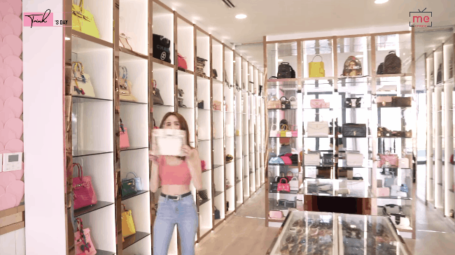 Có cả gia tài túi hiệu vẫn chưa thấy đủ, Ngọc Trinh vẫn phải "nuôi" heo đất mới có tiền mua túi Hermès hơn 3 tỷ - Ảnh 2.