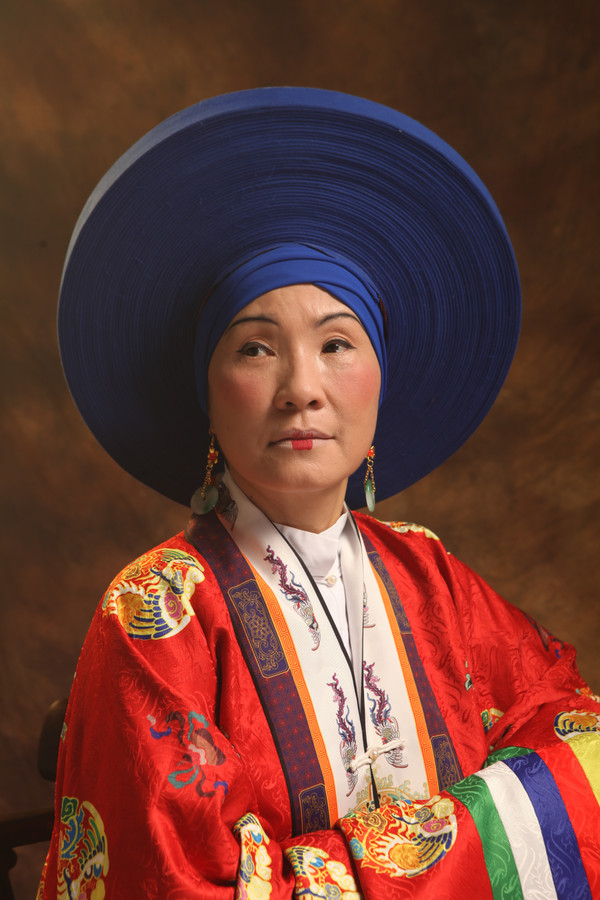 "Phượng Khấu" bị chê lồng tiếng: Đạo diễn kể sự thật Hồng Đào bị suy nhược cơ thể phải điều trị ở Mỹ - Ảnh 2.