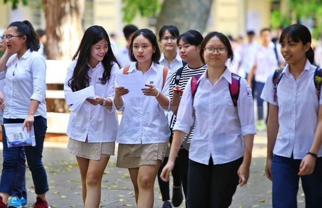 TP.HCM: Không dạy học trong ngày đầu học sinh trở lại trường ngày 9/3, bố trí các phòng học lớp 12 cách xa nhau - Ảnh 1.