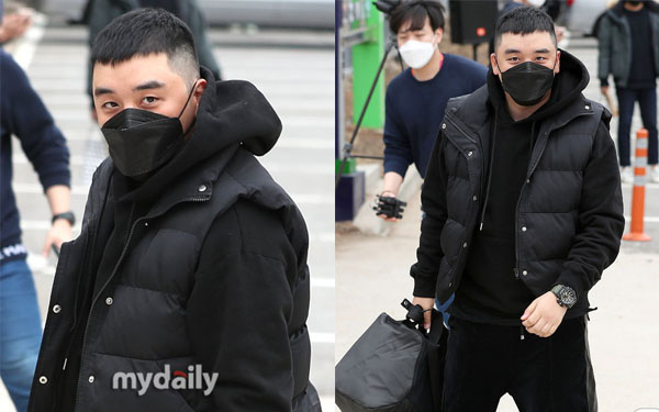 Cựu thành viên Big Bang - Seungri chính thức nhập ngũ sau khi bị truy tố không giam giữ với 3 tội danh