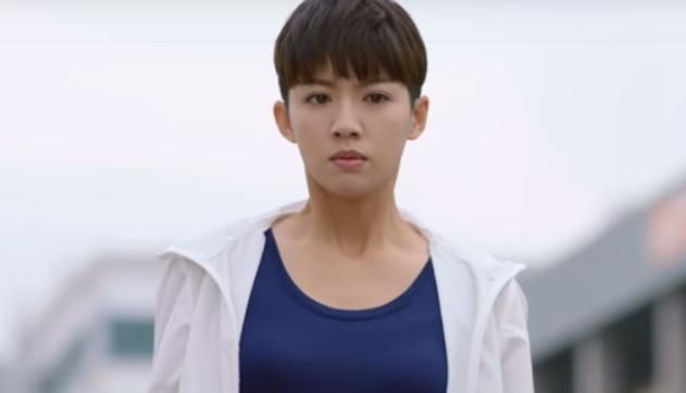 "Đặc cảnh sân bay" của TVB: Mỹ nam khoe thân được khen hết lời, Á hậu Hồng Kông bật khóc vì gặp tai nạn thật - Ảnh 4.