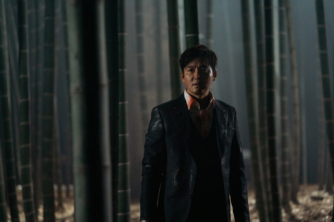 "Quân vương bất diệt" rò rỉ ảnh mới: Lee Min Ho đẹp trai điên đảo nhưng gây sốc lại là Lee Jung Jin với khuôn mặt đầy máu  - Ảnh 8.