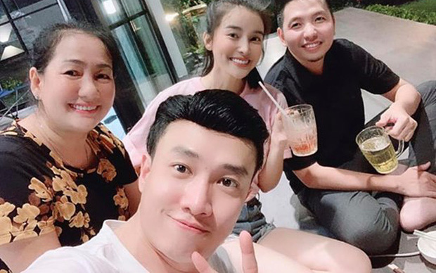 Cao Thái Hà bất ngờ xuất hiện trong tiệc sinh nhật mẹ Quốc Trường, phải chăng showbiz sắp có một cặp đôi mới?