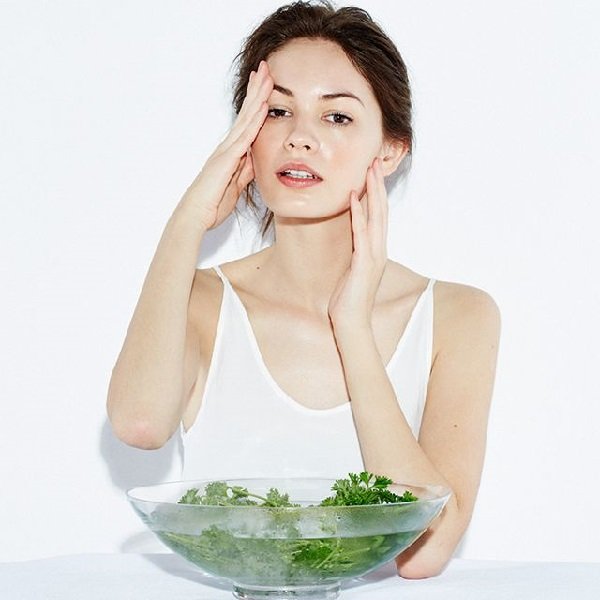 Tip thu nhỏ lỗ chân lông của Phí Phương Anh tưởng hữu ích, ai làm cũng được nhưng lại có lỗi sai "tày trời" nên chị em đừng vội học theo - Ảnh 3.