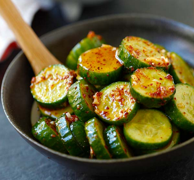 Đều đặn mỗi ngày ăn 1 quả dưa chuột, phụ nữ sẽ bất ngờ về "kết quả kỳ diệu" mà mình có được sau một tháng - Ảnh 2.