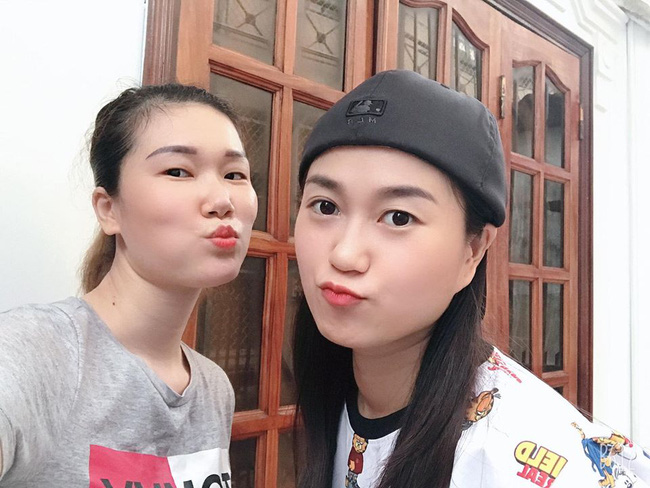Chị Google ở ngoài đời đã xinh đẹp, giọng hát lại còn hay ho - Ảnh 1.
