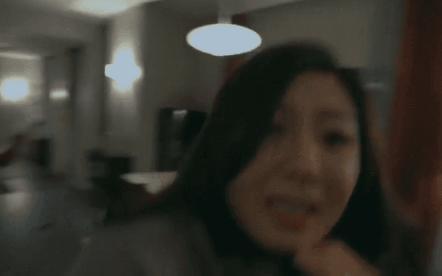 "Thế giới hôn nhân": Cảnh tra tấn, bóp cổ Kim Hee Ae ném xuống sàn thủy tinh vỡ bị chỉ trích dữ dội