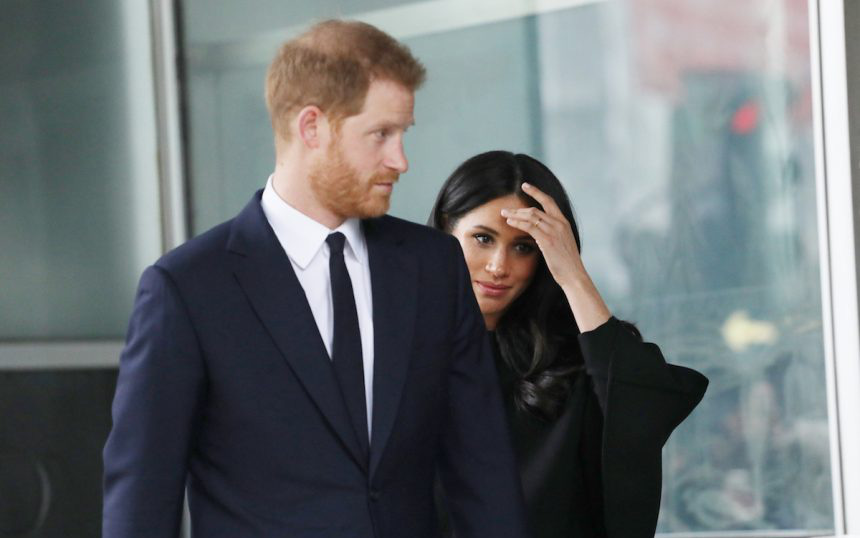 Vợ chồng Meghan Markle bị đòi trả lại số tiền 70 tỷ đồng cho người dân Anh sau khi lỗi hẹn gần 1 tháng, bất ngờ nhất là động thái của hoàng gia Anh