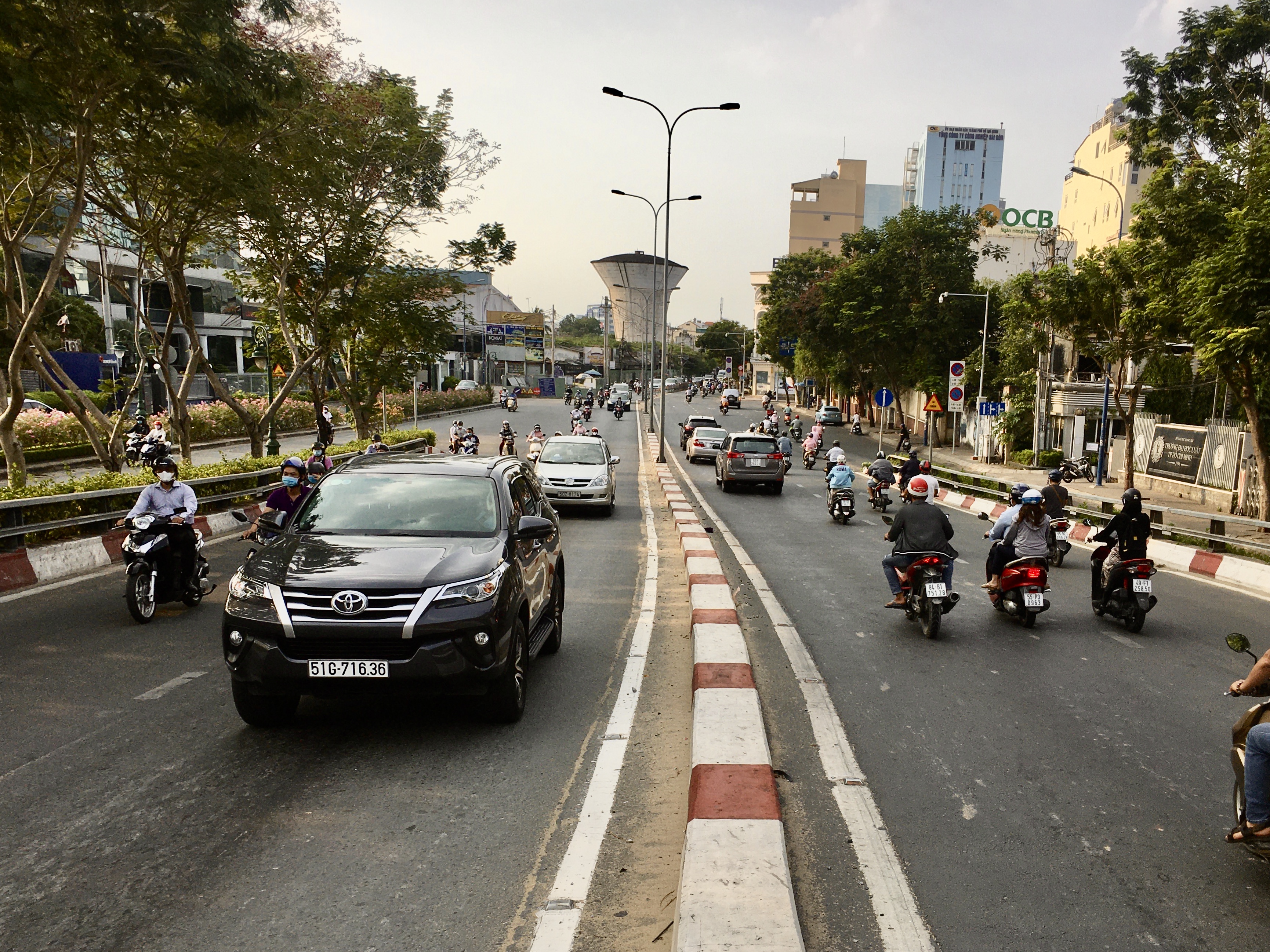 Nới lỏng giãn cách xã hội: Hân hoan đấy, nhưng đừng chủ quan! - Ảnh 4.