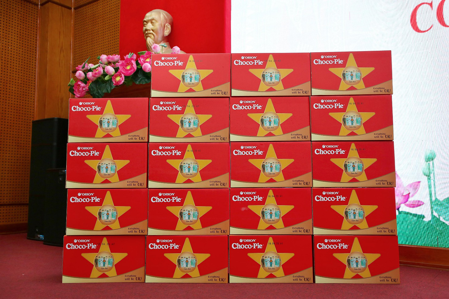 Orion vẽ thông điệp “khỏe” lên bánh Choco.Pie động viên đội ngũ y bác sĩ và quân nhân đang phục vụ bệnh nhân trong chiến dịch Covid 19 - Ảnh 2.