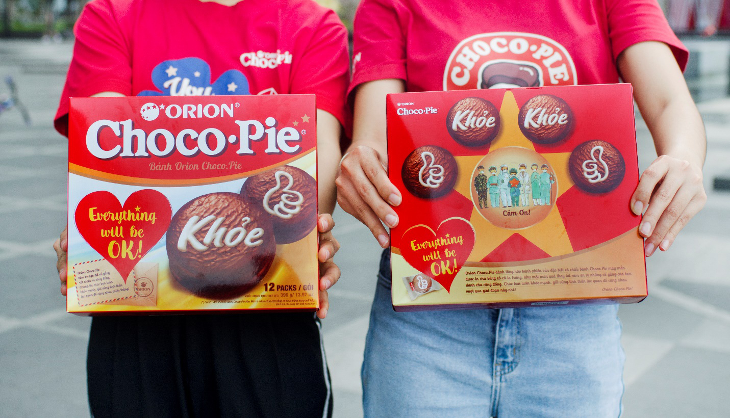 Orion vẽ thông điệp “khỏe” lên bánh Choco.Pie động viên đội ngũ y bác sĩ và quân nhân đang phục vụ bệnh nhân trong chiến dịch Covid 19 - Ảnh 3.