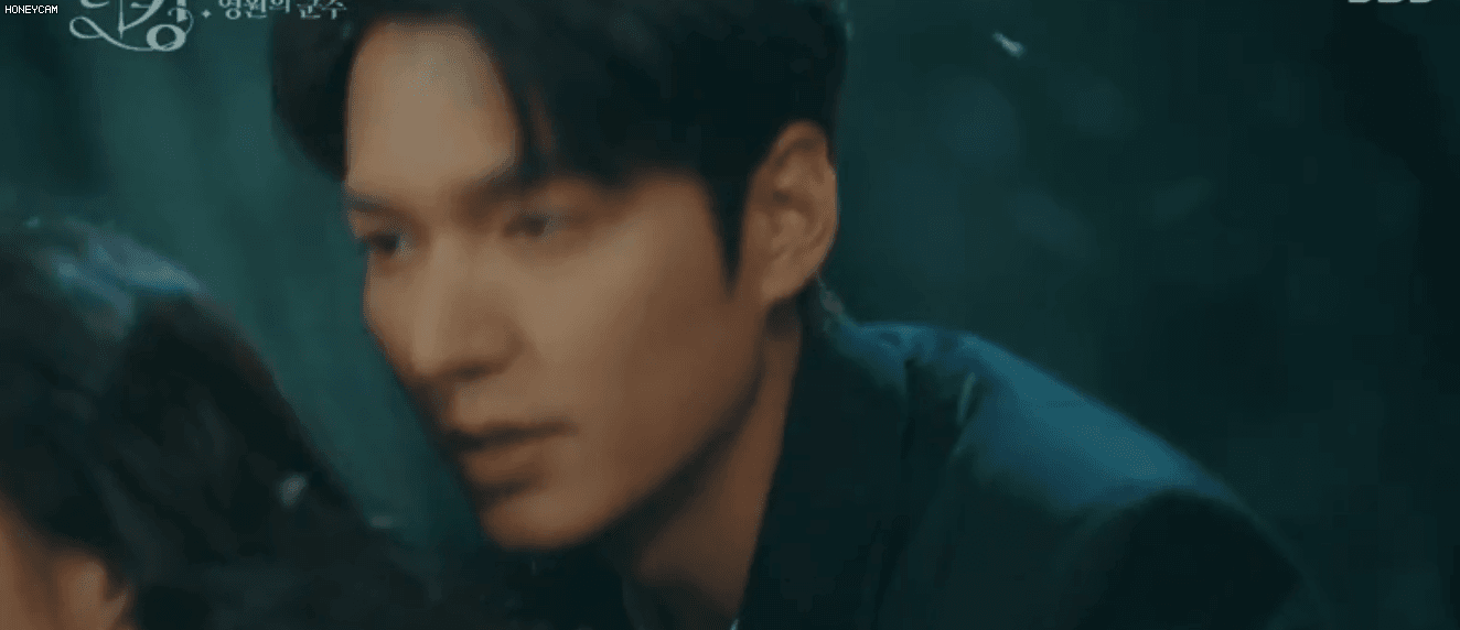 "Quân vương bất diệt" tập 4: Tan chảy cảnh Lee Min Ho ôm Kim Go Eun vào lòng, cưỡi ngựa bước vào thế giới chỉ có đôi ta - Ảnh 10.