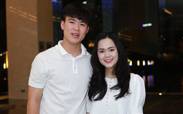 Quỳnh Anh để lộ vòng hai to bất thường, nghi vấn mang thai khiến fans tới tấp chúc mừng Đỗ Duy Mạnh được lên chức bố