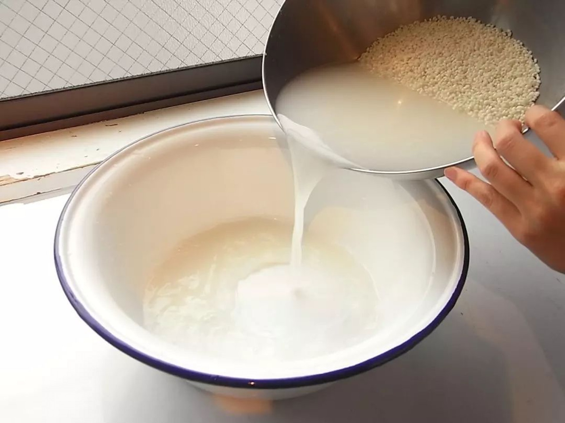 3 nguyên liệu rẻ như bèo được hội chị em "chanh sả" tận dụng dưỡng trắng da trong ngày nghỉ dịch - Ảnh 5.
