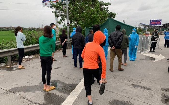 Phát hiện xe khách chở 30 người bất chấp lệnh cấm đi từ Bình Thuận về Bắc Giang
