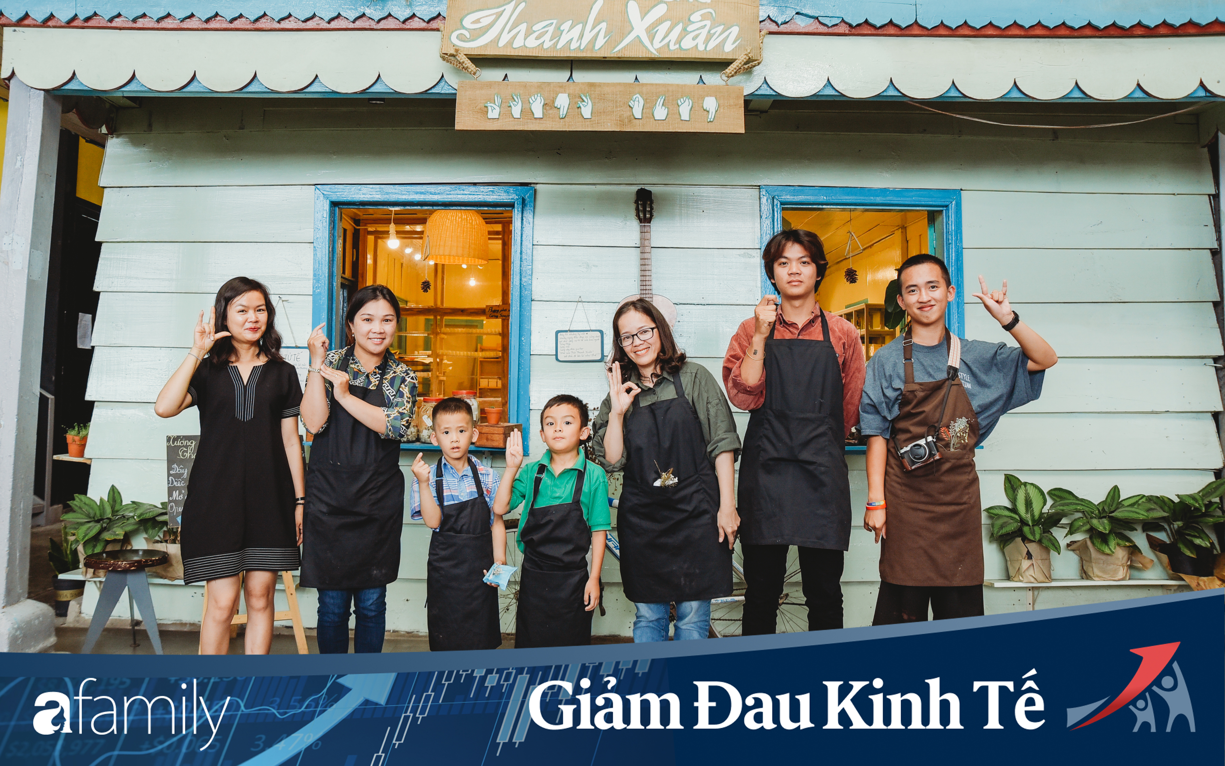 Đà Lạt &quot;tự giải cứu&quot; mùa dịch: Thợ ảnh đi bán ve chai, giáo viên buôn nông sản, chủ homestay nhận việc nghề tay trái