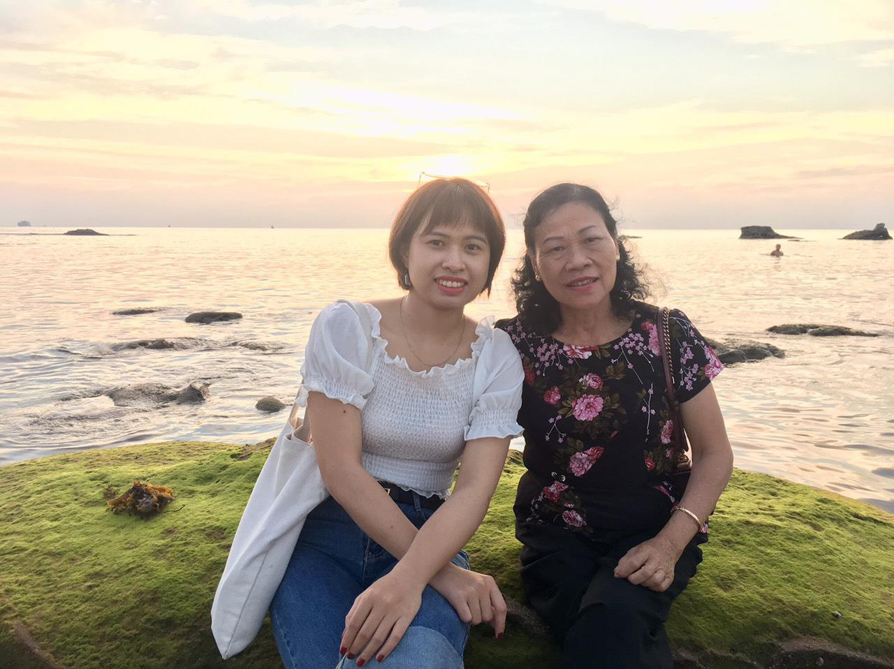Đã bao giờ bạn từng nói Mẹ ơi, hai mẹ con mình cùng đi du lịch nha mẹ? - Ảnh 1.