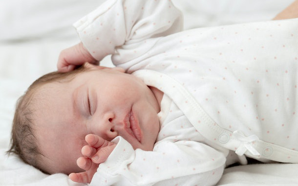 Sử dụng tiếng ồn trắng có khiến các bé bị phụ thuộc hay không, đây là câu trả lời của chuyên gia giấc ngủ