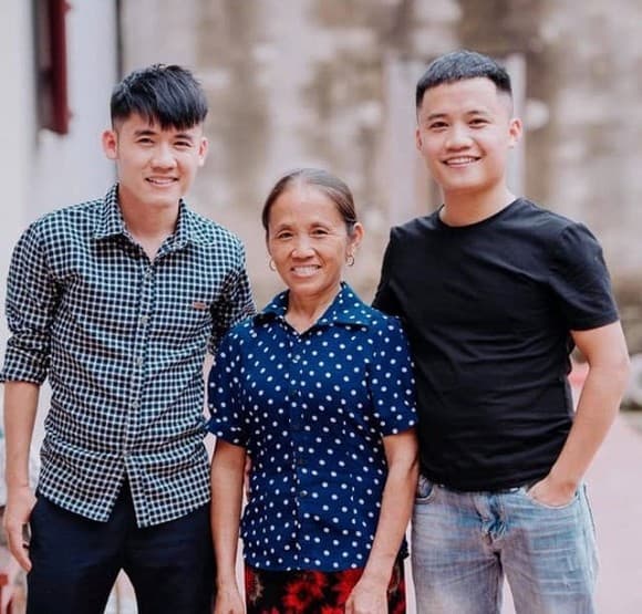 Bà Tân Vlog bất ngờ lên tiếng phủ nhận có con gái ruột, tiết lộ lý do nhận Thanh Lương làm con nuôi - Ảnh 2.