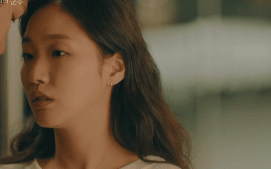 "Quân vương bất diệt" tập 6: Lee Min Ho "thả thính" Kim Go Eun siêu cấp dễ thương lại còn đòi ngủ chung một giường