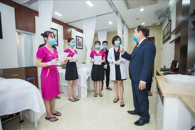 Zema Việt Nam chính thức họp báo giới thiệu quy trình phòng dịch tễ theo hướng dẫn Bộ y tế vào chăm sóc sắc đẹp - Ảnh 2.
