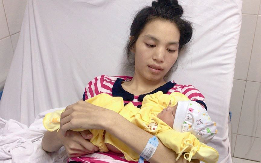 Thai phụ mang thai 28 tuần có khối u khiến sinh mạng “ngàn cân treo sợi tóc” đã vượt cạn thành công và được về với gia đình