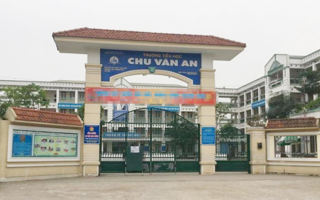 Phụ huynh ở Hà Nội phản ánh cô giáo "không cho học sinh quay lại trong trường" sau giờ tan học khiến con phải lang thang ngoài đường 