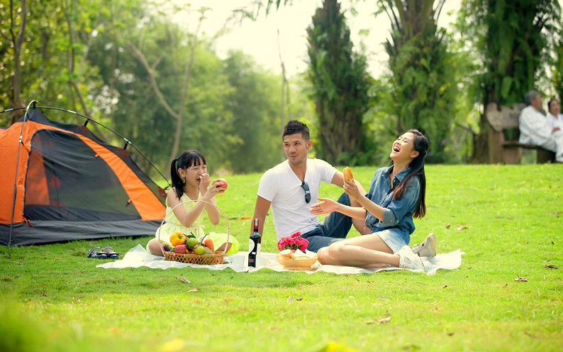 Cuối tuần đưa bé đi picnic, có tới 7 món "phòng xa" mà mẹ tuyệt đối đừng quên mang