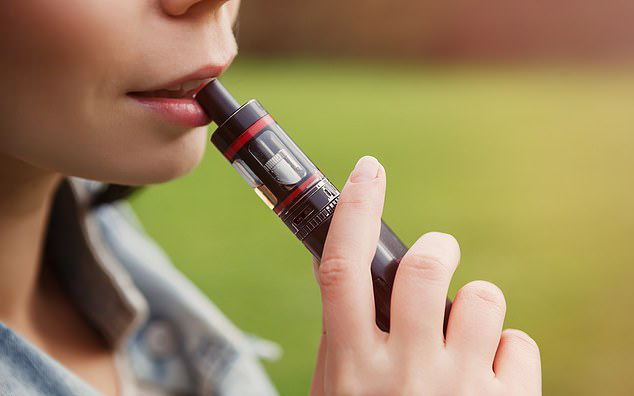 Chuyên gia cảnh báo: Hút vape trong vòng 3 tháng có thể gây ra các vấn đề sức khỏe nghiêm trọng, thậm chí ung thư 