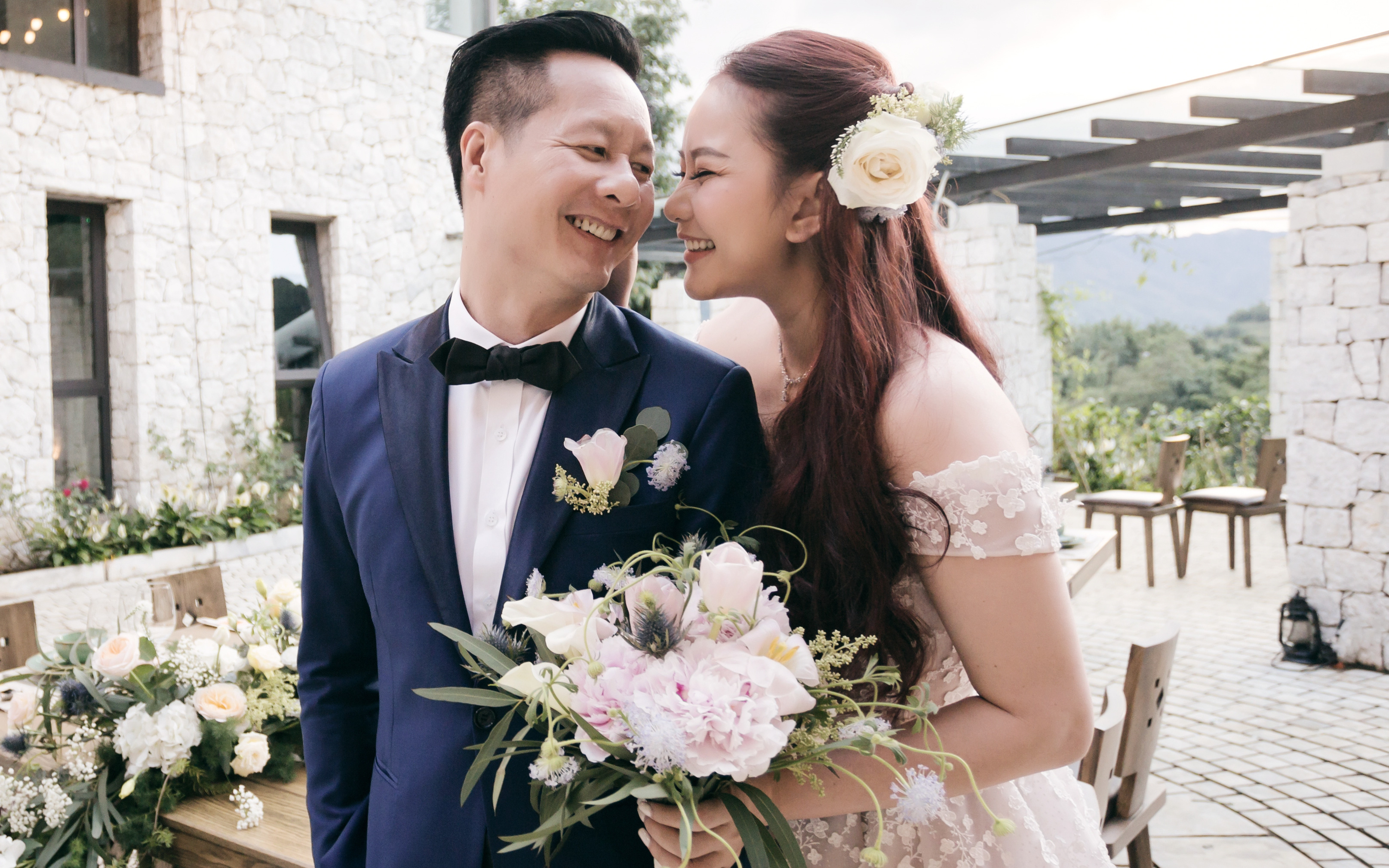 Phan Như Thảo và chồng đại gia trăm tỷ mang 45 người đi chụp ảnh cưới đẹp như cổ tích 
