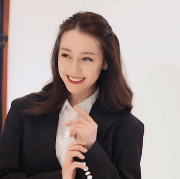 Lộ ảnh Địch Lệ Nhiệt Ba quay show mới, mặc kín đáo mà vẫn xinh như nữ thần, nở nụ cười gây điên đảo CBiz  - Ảnh 11.