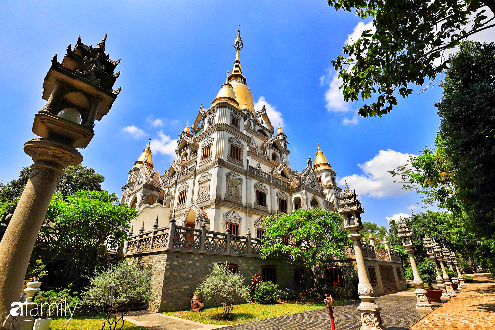 Chiêm ngưỡng từng ngóc ngách quanh ngôi chùa ở Sài Gòn được bình chọn là 1 trong 10 ngôi chùa đẹp nhất thế giới, bước chân đến đâu là &quot;ngộp thở&quot; đến đấy vì sự kỳ công - Ảnh 12.