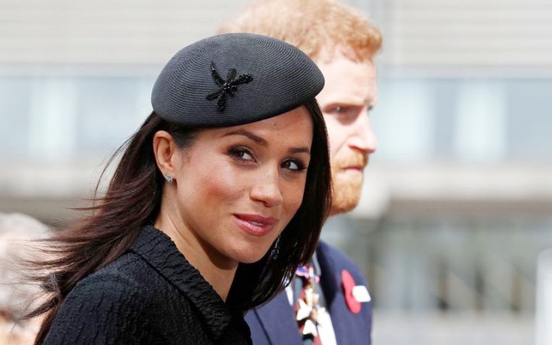 Meghan Markle khẳng định vợ chồng vẫn mặn nồng hạnh phúc nhưng cộng đồng mạng chỉ ra một loạt bằng chứng cho thấy điều ngược lại