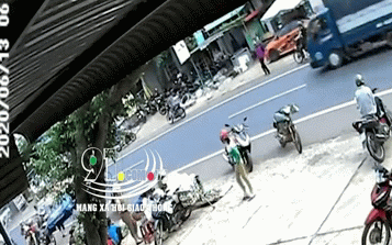 Vụ tai nạn kinh hoàng khi xe tải lao thẳng vào chợ ở Đắk Nông: Góc camera khác khiến người xem ám ảnh