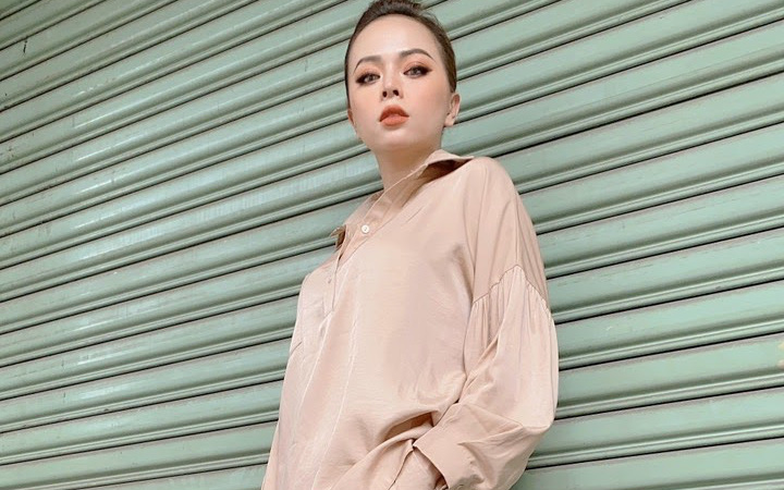 Áo sơ mi kiểu nữ Thắm Đặng tôn vinh sắc đẹp phái nữ