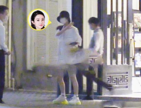 Triệu Lệ Dĩnh bất ngờ bị công chúng chỉ trích quá đoảng chỉ vì quên làm điều này cho con trai - Ảnh 2.