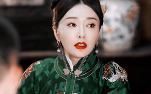 "Hoàng hậu" Tần Lam đẹp mê đắm, dắt tay Đàm Tùng Vận thống trị chỉ số minh tinh