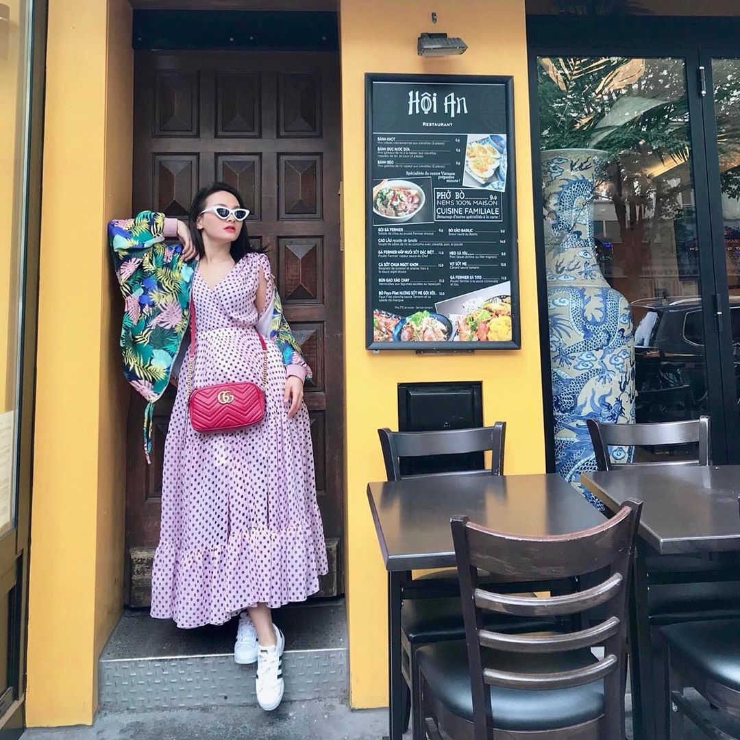 "Đu" trend diện đồ tím nhưng các chị em đừng mắc lỗi như Bảo Thanh nếu không muốn bị chê sến súa - Ảnh 1.