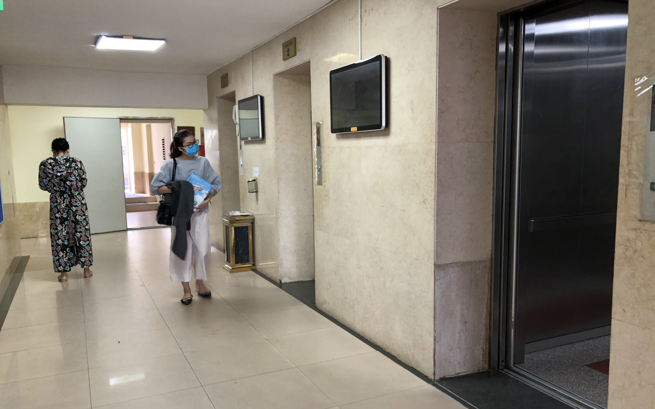 Hà Nội: Nam "Thạc sĩ" U60 bị tố dâm ô bé trai trong thang máy chung cư 