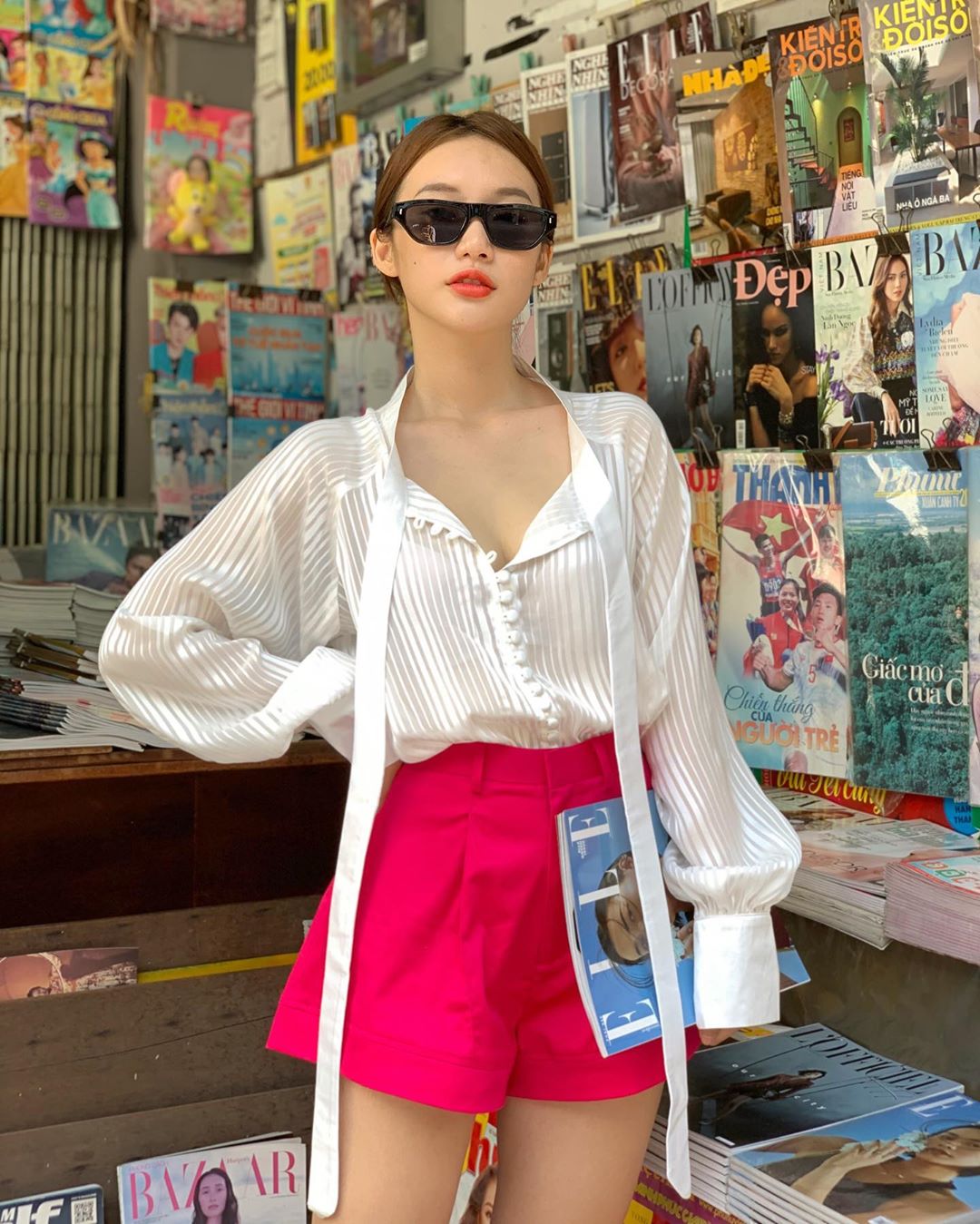 Nếu 1 ngày chán sơ mi, các nàng hãy thử sang áo blouse buộc dây cổ  - Ảnh 9.