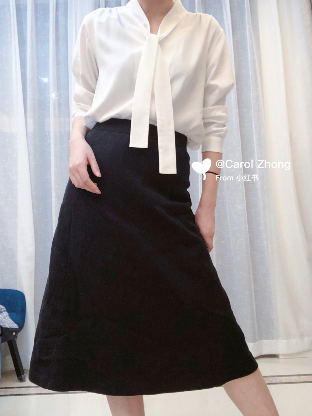 Nếu 1 ngày chán sơ mi, các nàng hãy thử sang áo blouse buộc dây cổ  - Ảnh 4.