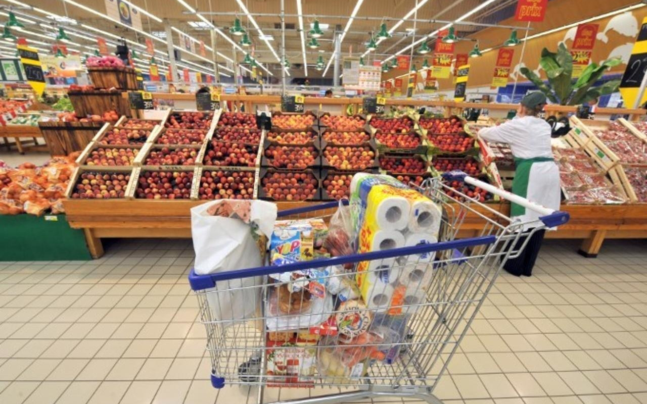 Hứng khởi với tỷ lệ hàng Việt "phủ sóng" cao tại các kệ hàng ở siêu thị, lại bất ngờ nghe bà nội trợ chia sẻ hơn 70% đồ tiêu dùng trong nhà có xuất xứ quê hương