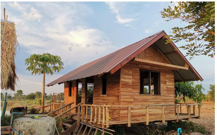 Ngôi nhà gỗ được xây dựng giữa cánh đồng để sống những ngày bình yên nơi thôn quê có chi phí rẻ giật mình