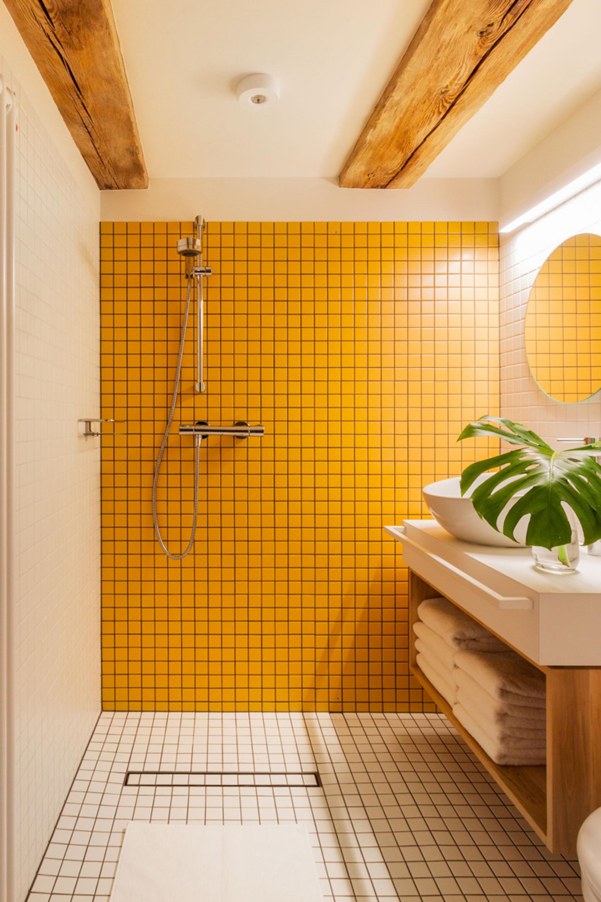 Những bí mật trang trí tường phòng tắm tạo nên không gian vui nhộn, đặc sắc - Ảnh 2.